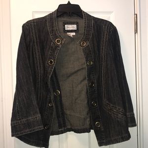 Cutest jean jacket!😍